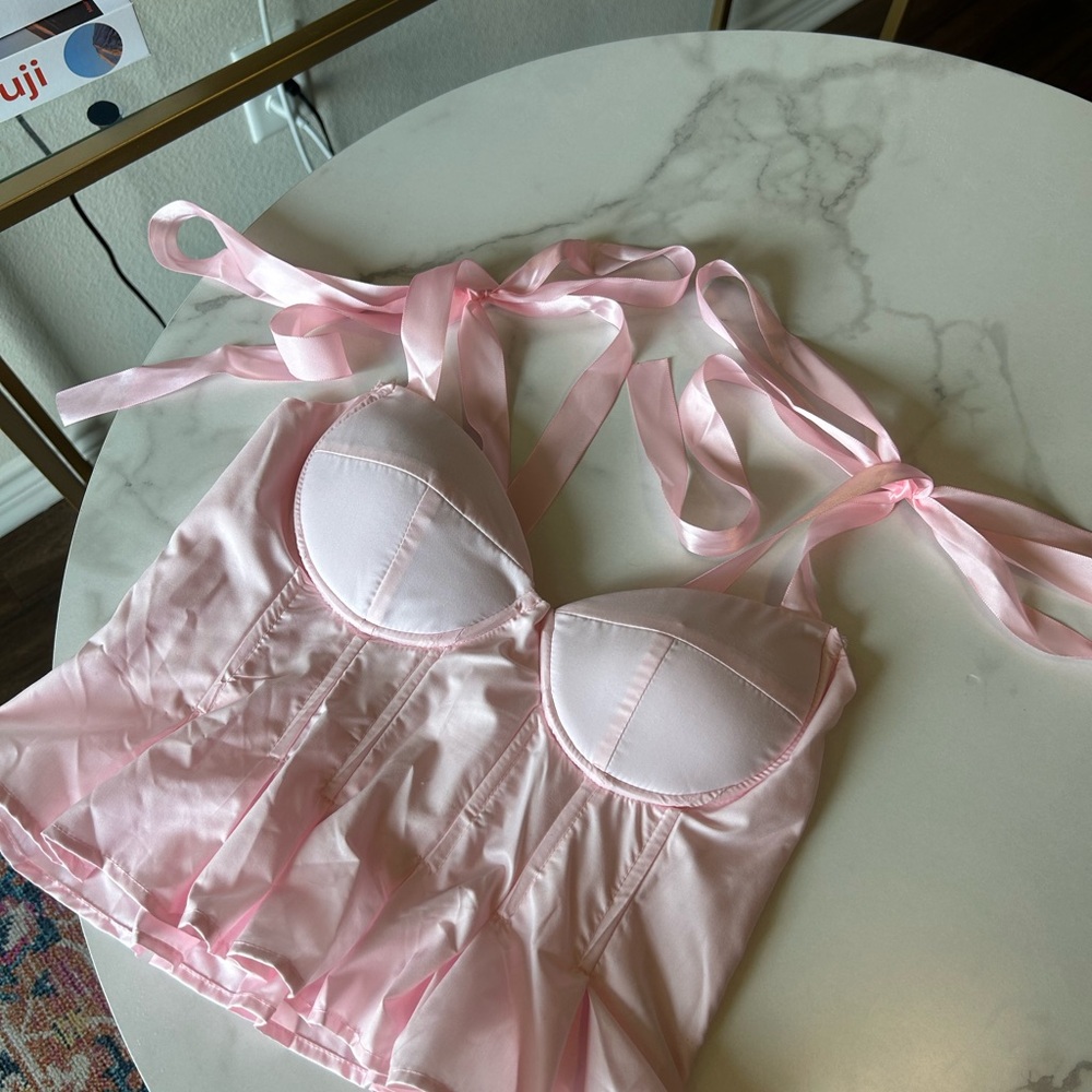 pink crop top